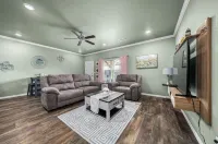 Peaceful Retreat on Houston Street