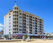 Belmont Towers 411 HUGE BALCONY, Boardwalk, Pool, Gym, Sauna, Ocean & Bay Views!