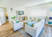 Charming 1-bedroom beach house in downtown Manhattan Beach steps from the sand 曼哈頓海灘住宿飯店
