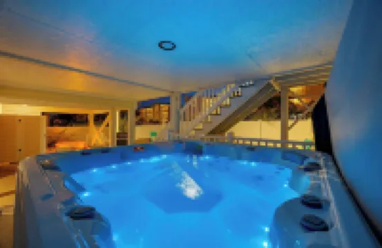 Luxury 4Br Beach Escape, Heated Private Pool, Spa, Outdoor Bar & Game Room!