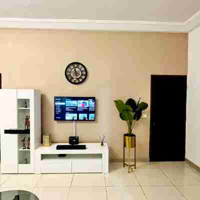 Medo's Luxury Houses - large studio Others