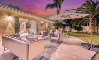 Designer Coastal Paradise w Pool - Steps to Beach
