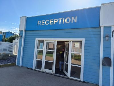 3 Bedroom Caravan - Sleeps 8 Parking Pets Beach