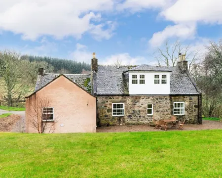 Westerpark Cottage, Pet & Family Friendly Countryside Retreat, Aberdeenshire Hotels in Huntly