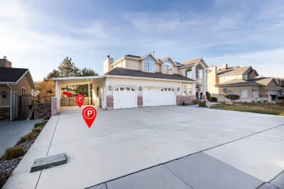 Quaint Homeaway Near Trails and Ski Resorts Hotels near The Armory