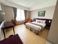 Asialink Premier Hotel Karawang Hotel dekat PASAR JATIRAGAS
