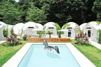 Igloo Beach Lodge