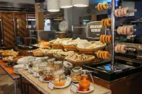 Mayang Sari Beach Resort - breakfast