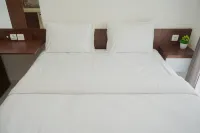 Spacious and Smart Studio Apartment at Sky House BSD - Gym