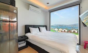 Goseong Bluebeach Pension&Glamping