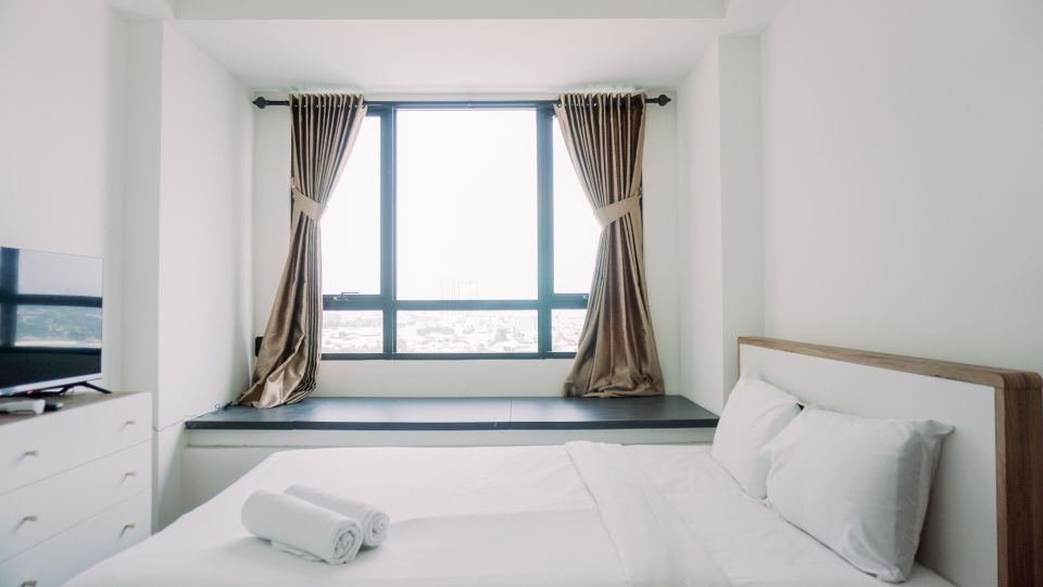 Homey and Comfort Living Studio Collins Boulevard Apartment