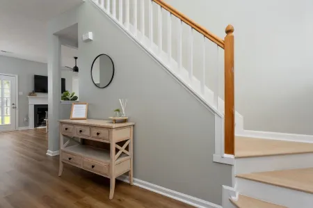 Spacious & Quiet Vacation Getaway, 15 Min to Beach