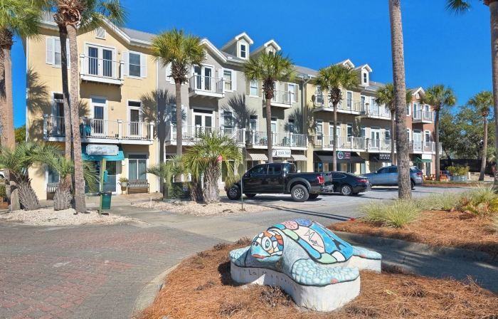 The Salty Dog on 30a: Modern Updates, 1 Minute to the Beach!