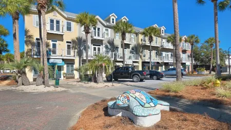 The Salty Dog on 30a: Modern Updates, 1 Minute to the Beach!