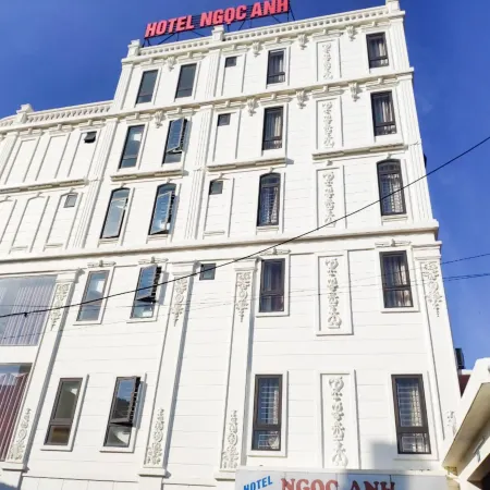 Ngoc Anh Hotel Отели рядом с достопримечательностью «Bai Tu Long Bay»