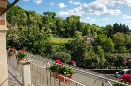 Al Bodregon - Relax e Tradizione Nel Borgo di Bagnone Отели в г. Масса-Каррара