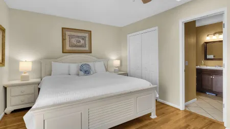 Beachside Retreat With Pools & Local Dining + Free Attraction Tickets! Отели рядом с достопримечательностью «Destin FL Rentals»