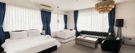 A in Hotel Riverside