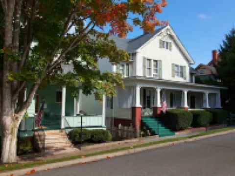 The Guest House Inn on Courthouse Square Hotels in Bluestone River