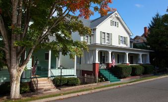 The Guest House Inn on Courthouse Square