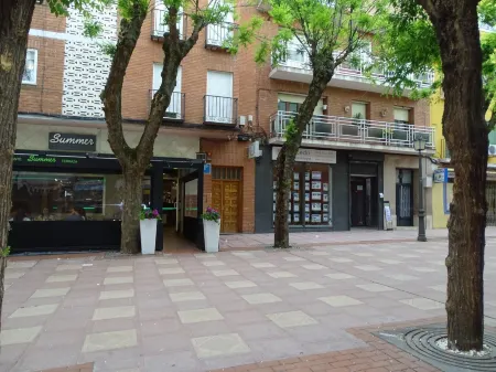 Pensión El Otero 2 Отели в г. Сируэлас