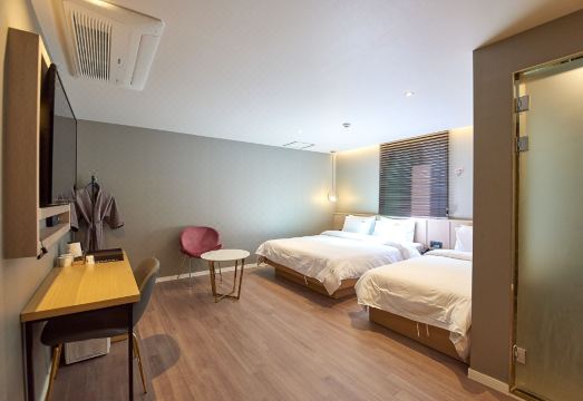 3. 보나데어 호텔..