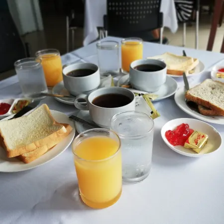 Golden Crown Grand Hotel