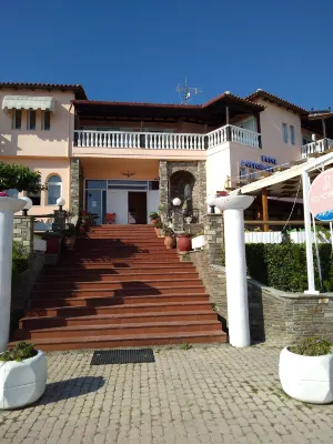 Polychrono Beach Hotel