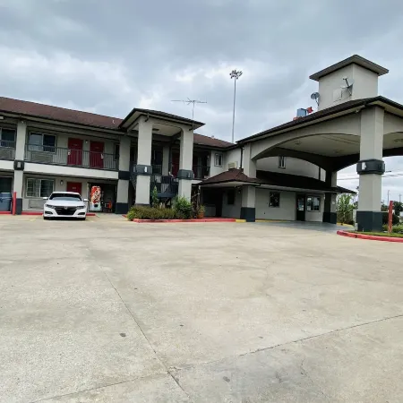 Home Place Inn and Suites-Hobby