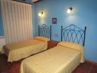 Hostal Paquita - 3-Star