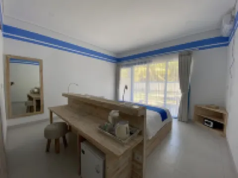 Kura Kura Divers Lodge Hoteles cerca de Jemeluk Beach