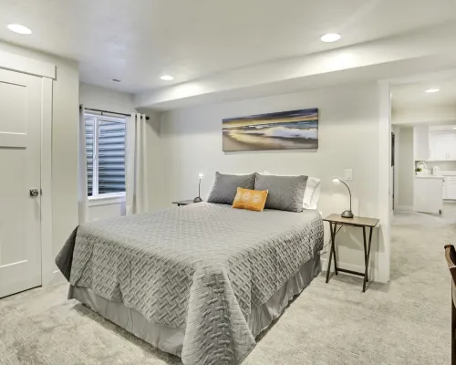 New Furnished 2Bd Apt Great for Long Stays Hotels in Vineyard
