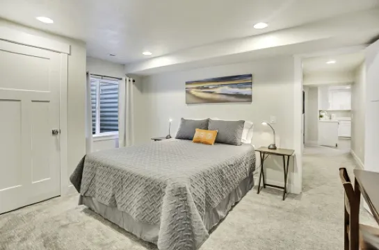 New Furnished 2Bd Apt Great for Long Stays
