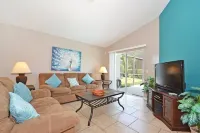 Palm Villa 4 Bedroom Home by Redawning