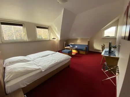 Hotel Zwei Mohren Отели в г. Нидерхаймбах