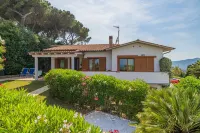 Apartment in Villa 2 to 4 Persons with Large Garden "stella"