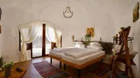 Pensiunea Dealul Verde Hotels in Решинарі