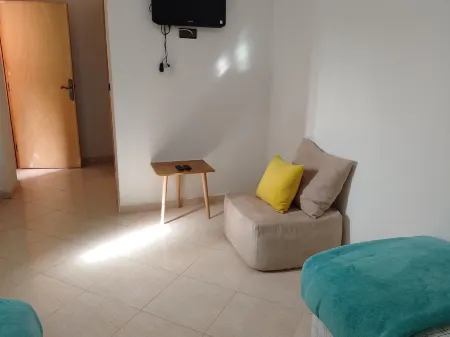 Dar Khalifa Airport Отели рядом с достопримечательностью «Терминал 2 аэропорта Мухаммед Пятый»