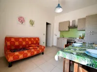 Charming Apartment in Central Location with Air Conditioning Pets - balcony