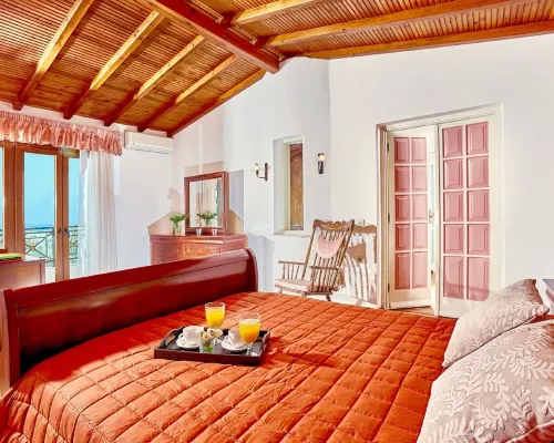 Villa Karteros with Private Swimming Pool Hotels in Karteros