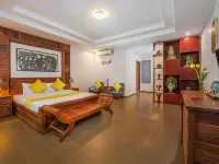 Indra Porak Residence Hotel Hotels near Wat Chowk