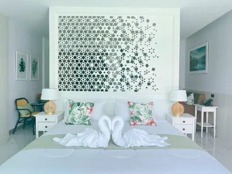 ห้องดีลักซ์ เตียงใหญ่ 1 เตียง