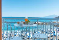 Sapphire Rooms