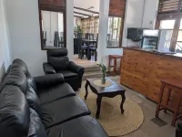 Q-Bar & Guesthouse