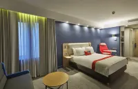 Holiday Inn Express ISTANBUL - ATAKOY METRO by IHG - Beach