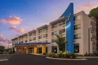 GLo Best Western Asheville Tunnel Road Hotels in Asheville