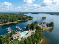The Poolside Villa- 2Queen Bd, Lake Keowee, Golf,Hike,Waterfalls, Near Clemson,