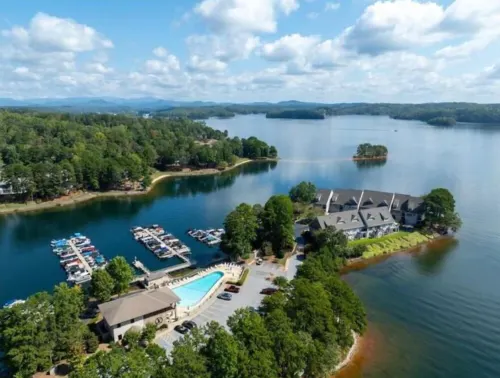 The Poolside Villa- 2Queen Bd, Lake Keowee, Golf,Hike,Waterfalls, Near Clemson,