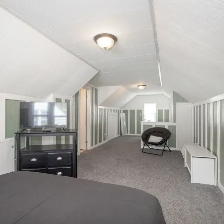 Cute 3Bdrm House | Laundry, Game Room, Backyard