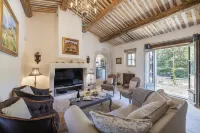 La Bécasse – Heritage Pool Manor Hoteles en Bonnieux